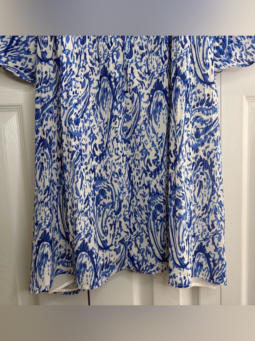 Women’s Tahari blue and white paisley print split v neckline blouse size 3X NWOT - Picture 3 of 6